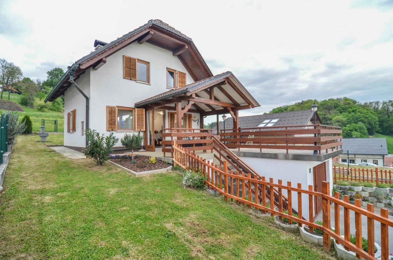 Flower House Podčetrtek Buitenkant foto